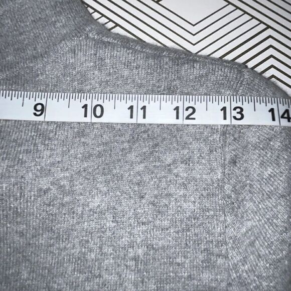 100% Velvet Mink‎ Sweater Dress Sz M Gray Long Sleeve Ornate Button Closure - Picture 9 of 11